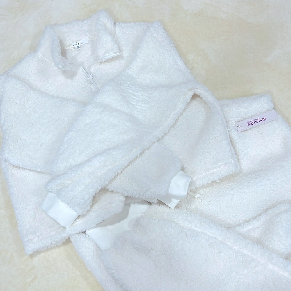 ‼️FINAL SALE‼️NWT Faux Fur Lovetree white Set size XL Womens